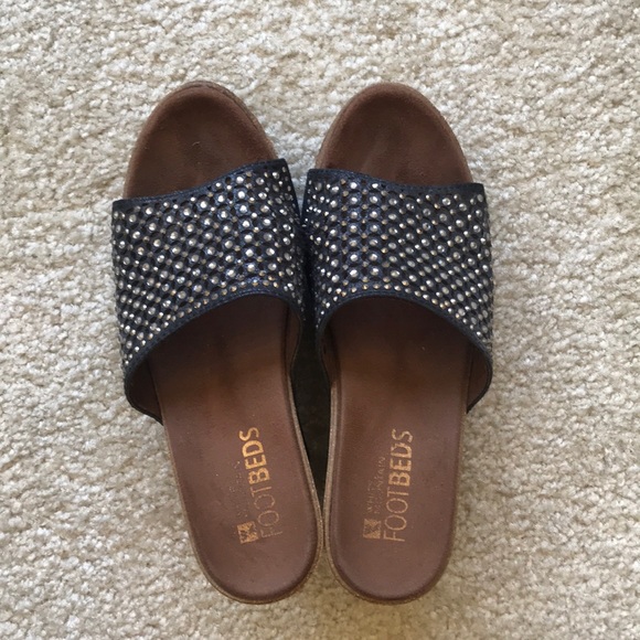 White Mountain rhinestone sandals - Picture 2 of 8